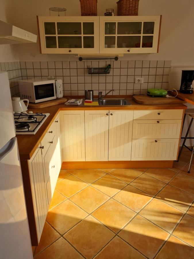 Helena Apartment *