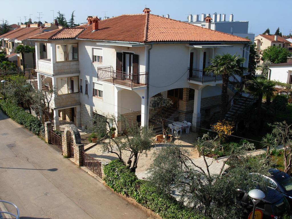 Helena Apartment *